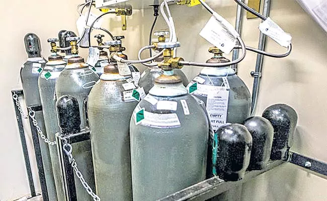 Shortage Of Oxygen Cylinders In Private Hospitals In Telangana - Sakshi