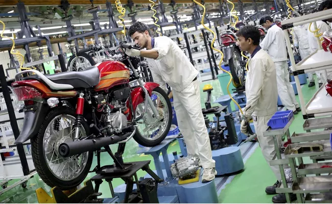 Hero MotoCorp suspends manufacturing temporarily due to COVID-19 - Sakshi