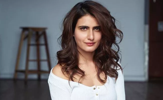 Fatima Sana Shaikh Recalls She Slapped a Man For Touching Her But He Punched Her Back - Sakshi