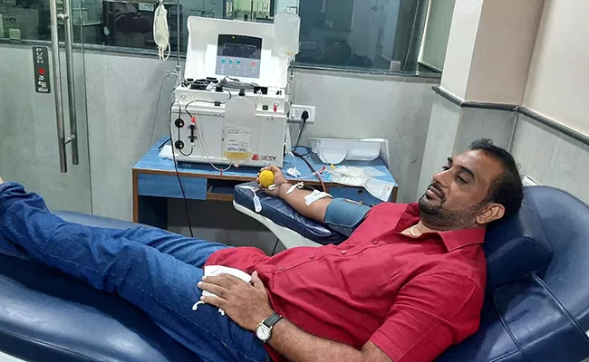 Covid Patient From Karimnagar Donates Plasma For 3 Times - Sakshi