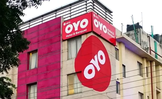 HYD: Cyber Criminals Looted 3 Lakhs Money From OYO Customer - Sakshi