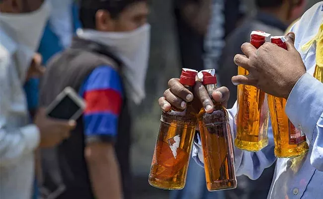 Chhattisgarh Begins Online Booking And Home Delivery Of Liquor - Sakshi