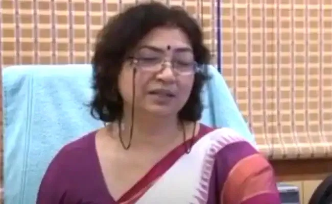 My Husband, Mother Died Without Treatment: Ex Doordarshan Director - Sakshi