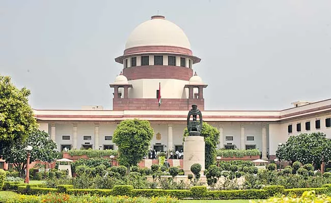 Supreme Court strikes down Maratha Reservation law - Sakshi