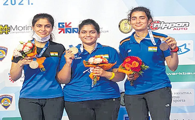 Yashaswini, Manu, Rahi win bronze win Shooting World Cup - Sakshi