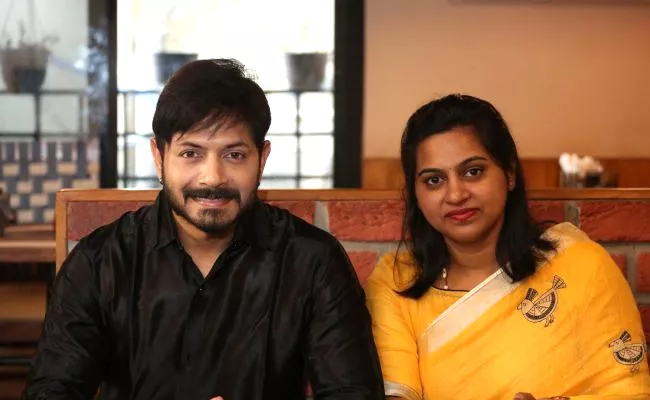 Bigboss Fame kaushal Shares A Post About His Wife Neelima Reaches To India  - Sakshi