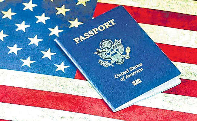 Indian professionals moving away from US due to outdated H-1B visa policy - Sakshi