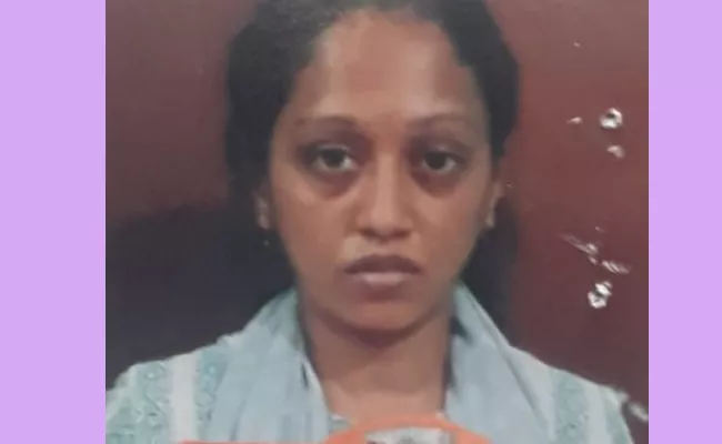 Woman Gives Supari To Lover To Assassinate Her Husband In Karnataka - Sakshi