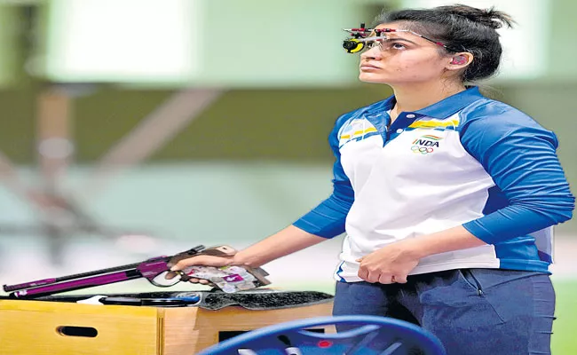 Manu Bhaker suffered technical glitch with her gun in 10m air pistol qualification - Sakshi