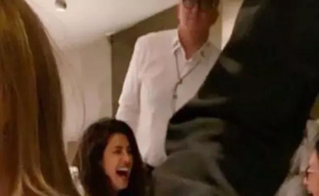 Priyanka Chopra Dinner Date With Movie Team In London Video Goes Viral - Sakshi
