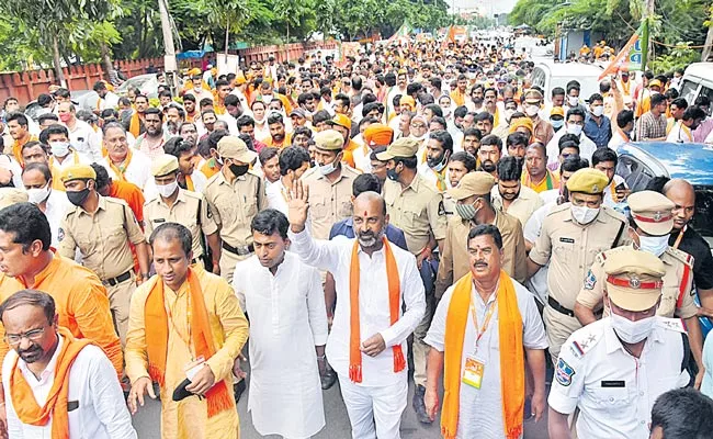 BJP Will Return Properties Of Hindus Grabbed By Nizam: Bandi sanjay - Sakshi