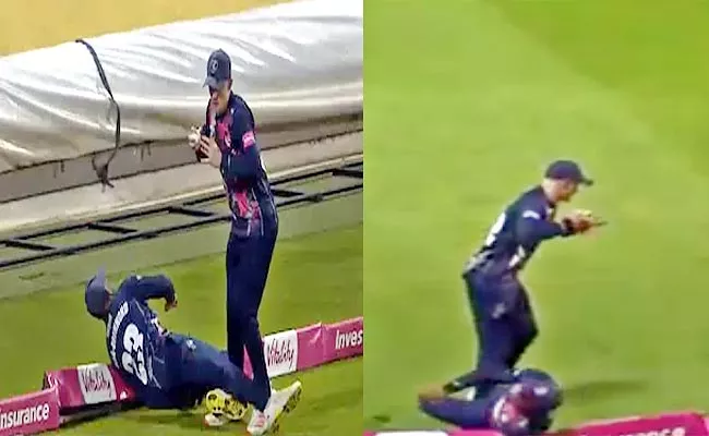 Watch Fielder Takes Clean Catch Inside The Ropes But Gave Six Viral  - Sakshi