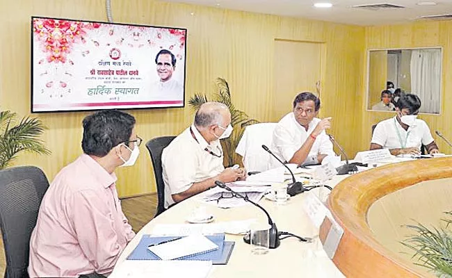 Minister Of Railways Conducting Review With The Authorities - Sakshi