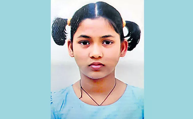 School Girl Goes Missing in Ameerpet - Sakshi