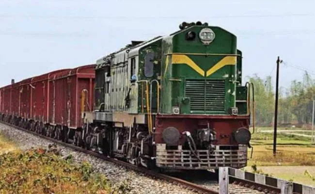 Heart Attack To Train Driver In Krishna District - Sakshi