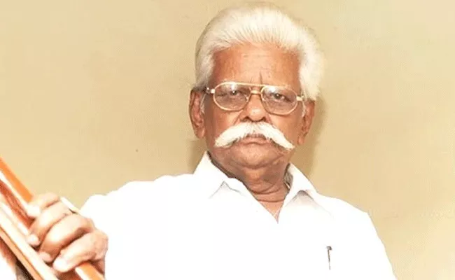 Former chairman Aiadmk Presidium Writer Poet Pulamaipittan‌ Passed Away - Sakshi