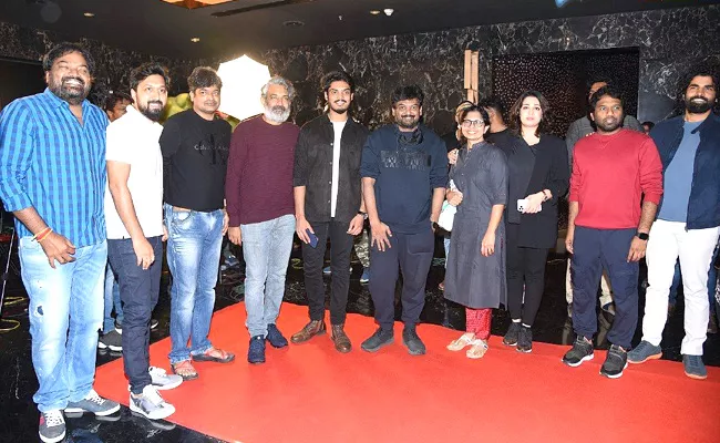 SS Rajamouli And Other Star Directors Watched Romantic Movie Premiere Show - Sakshi