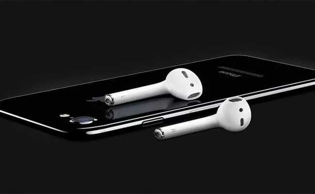 Apple Diwali Offers India Store Online Free Airpods With Iphone 12 - Sakshi