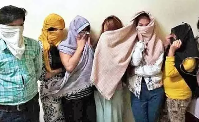 Prostitution Racket Busted In Hyderabad, 6 Bangladeshis Arrested - Sakshi