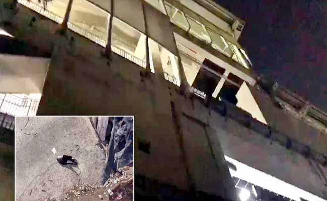 Young Woman Jump From Ameerpet Metro Station In Hyderabad - Sakshi