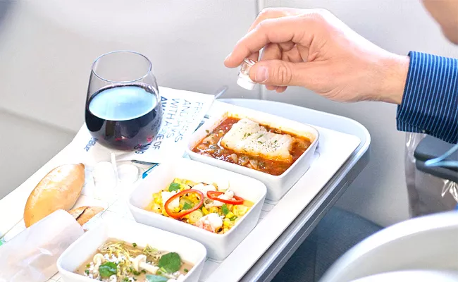 Civil Aviation Department Give Nod To Meals In Flights - Sakshi