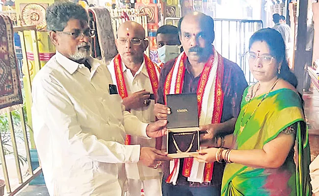 Diamond Necklace Offered to Goddess Kanaka Durga in Vijayawada - Sakshi