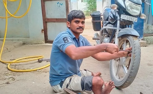 Motivation: Physically Challenged Wahid Ali Earns By Doing Puncture - Sakshi