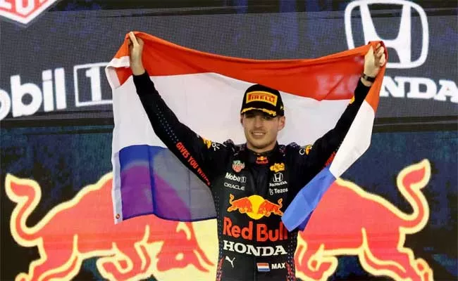 Abu Dhabi Grand Prix 2021: Max Verstappen Wins Formula One Maiden Title - Sakshi