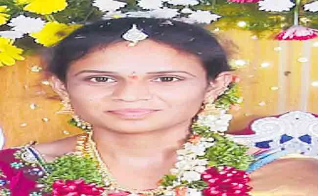 Married Woman Death Tragedy In Medak - Sakshi