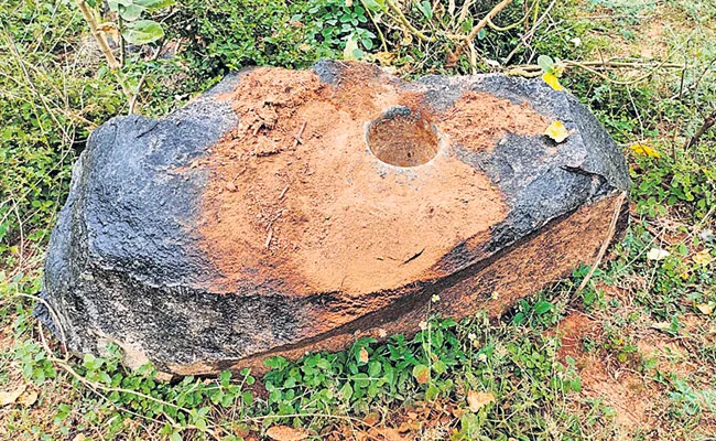 Kurnool: Kowthalam Mandal Some Villages Not In Use But In Records - Sakshi