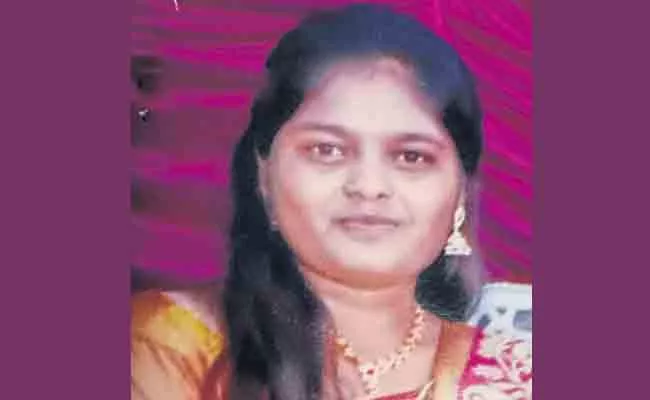 Two People Missing in Hyderabad - Sakshi