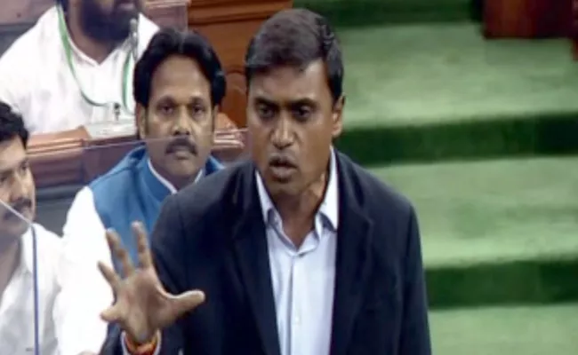 MP Midhun Reddy Comments On Raghu Rama Krishnam Raju In Lok Sabha - Sakshi