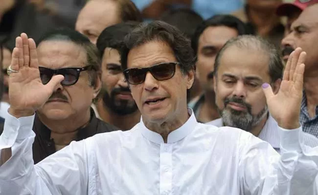 Satires On Imran Khan Over Pak Economic Better Than India Comments - Sakshi