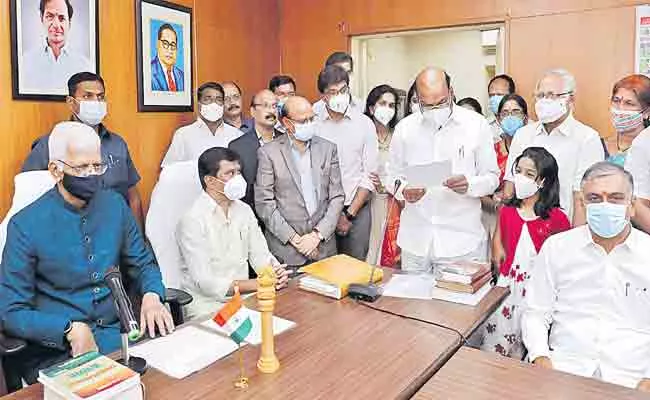 Four Elected MLCs Take Oath Presence Of Council Chairman Hyderabad - Sakshi