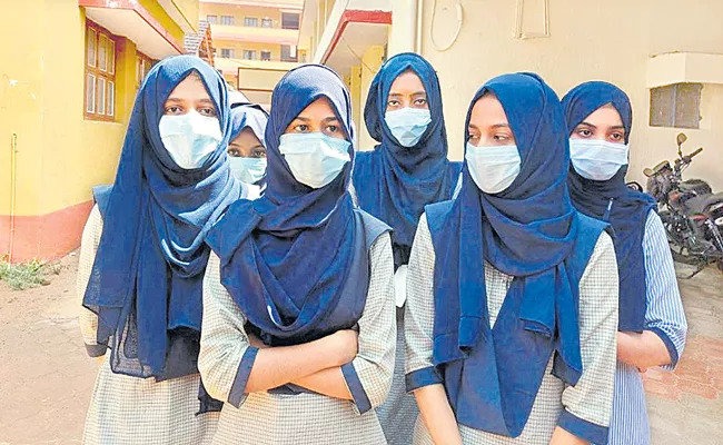 Hijab row takes political colour in Karnataka - Sakshi
