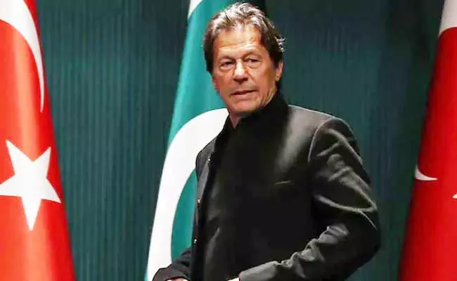 Pak Army Suggest Imran Khan To Resign After OIC - Sakshi