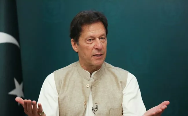 Pakistan: Imran Khan offers to dissolve Assembly If No Confidence Withdrawn - Sakshi