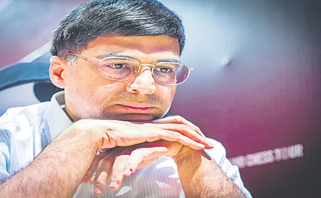 Superbet Rapid Chess: Indian GM Viswanathan Anand continues to lead the field - Sakshi