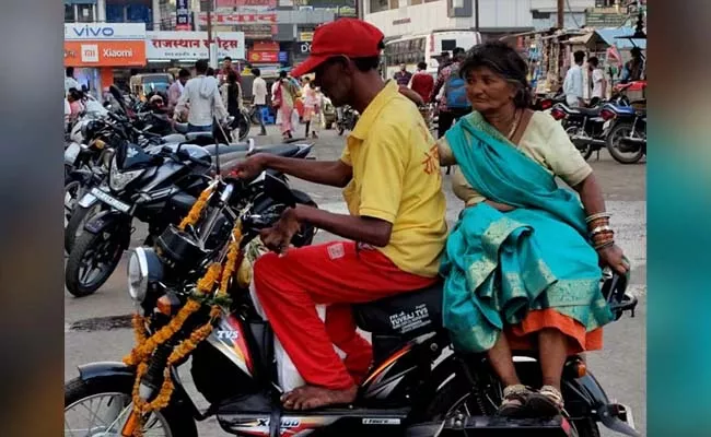 Beggar Started Collecting Money To Buy Bike For His Wife - Sakshi