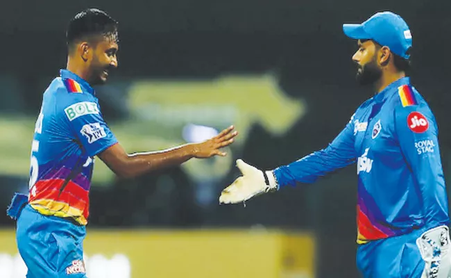 IPL 2022: Chetan Sakariya Says Rishabh Pant Very Calm Takes All Pressure - Sakshi