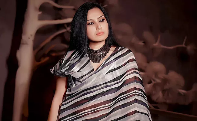 Actress Kamya Punjabi Forget Rs 1 Lakh At Pani Puri Stall In Indore - Sakshi