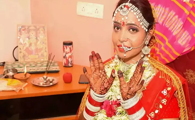 Gujarat women Kshama Bindu marries herself  - Sakshi