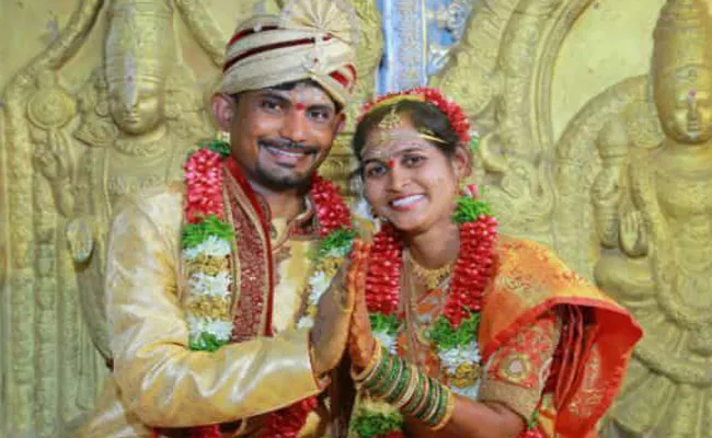 Dumb Young Man and Young Woman Married in Khanapur - Sakshi
