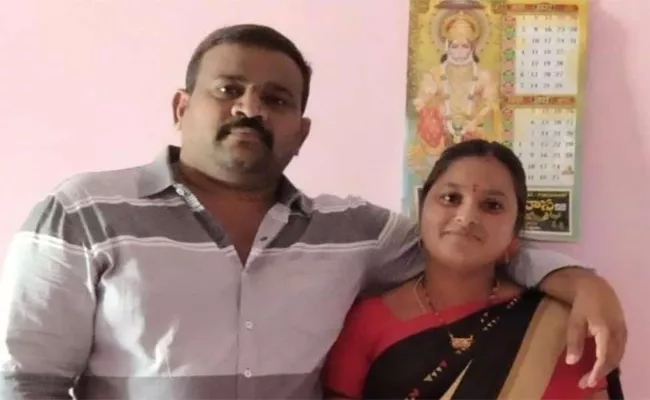 Couple Commits Suicide in Tiruvuru Rural - Sakshi