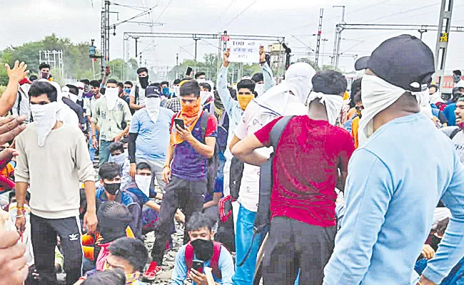 Unemployed Youth Not Blame for Agnipath Protests: Opinion - Sakshi