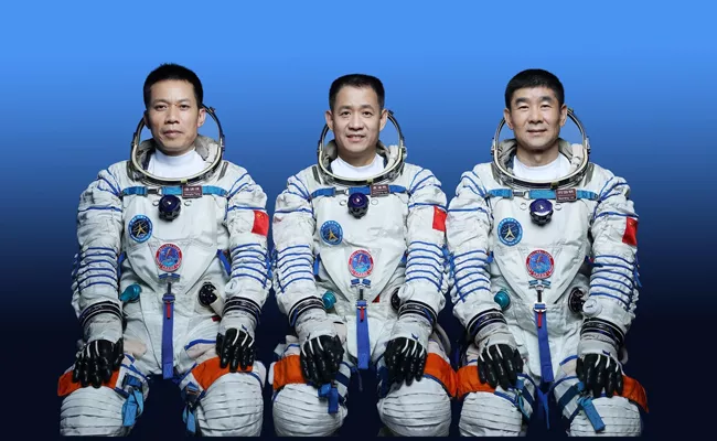 China set to send three astronauts into space ahead of CPC centenary celebration - Sakshi