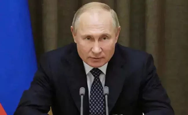 Vladimir Putin Issued Decree Fast Track Citizenship For All Ukrainians - Sakshi