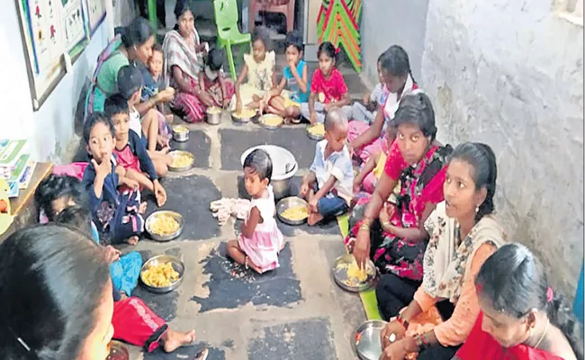 Andhra Pradesh: Mid Day Meals For Pregnant Women And Children At Anganwadi - Sakshi