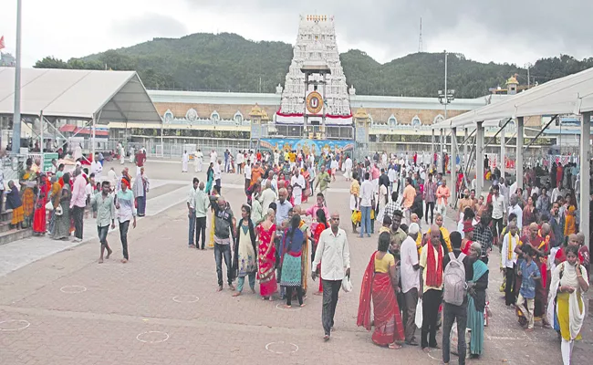 Tirumala Venkateswara Swamy temple employees 35 departments - Sakshi