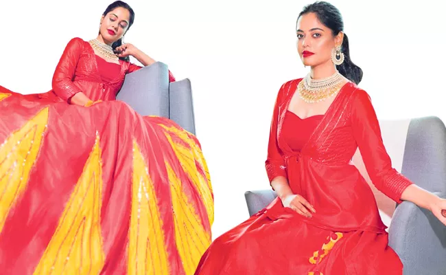Fashion: Bindu Madhavi In Naina Jain Dress Cost Leaves You In Shock - Sakshi
